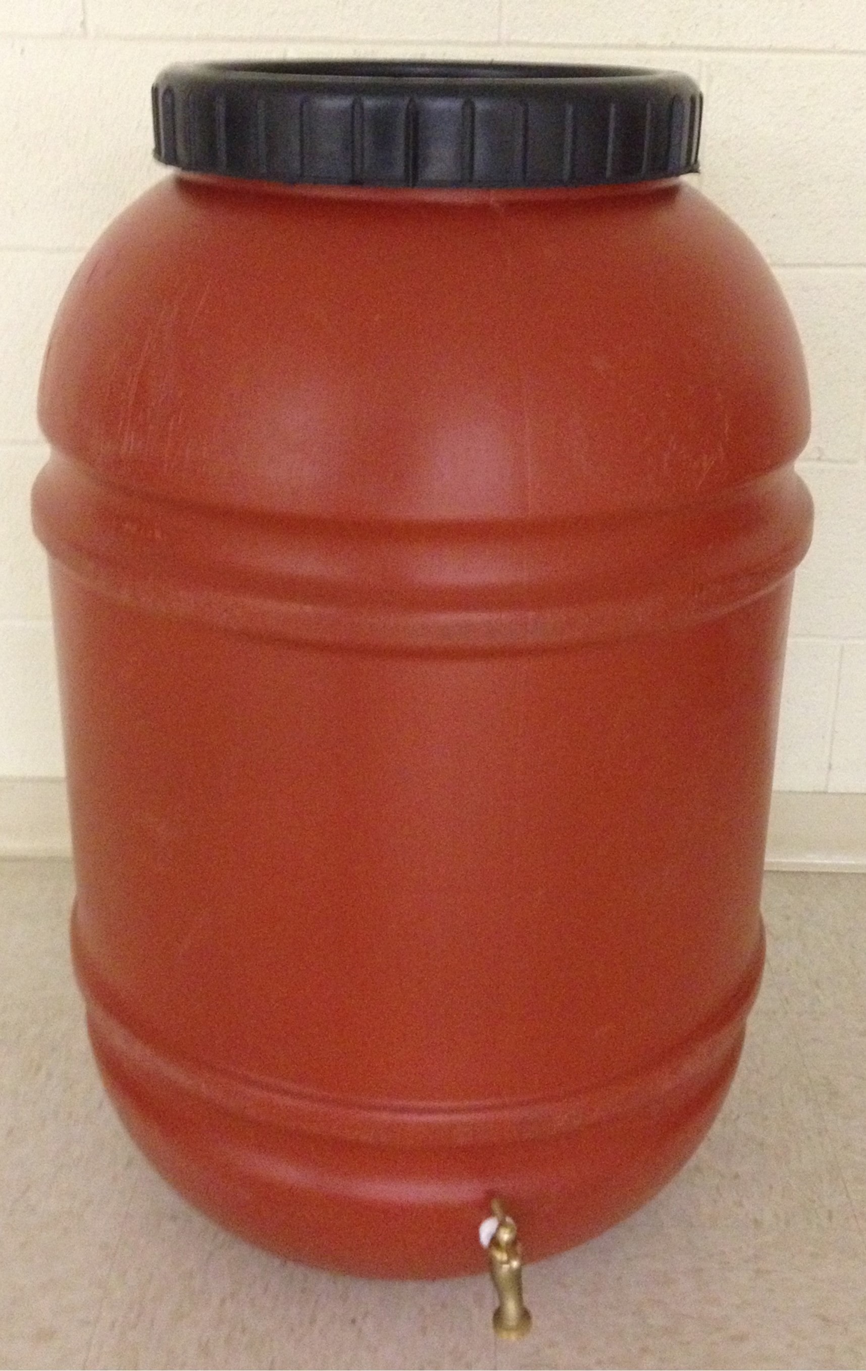 Photo of unpainted rain barrel 